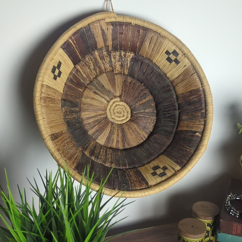 Vintage Hand Coiled Southwestern Native American Style Basket Table/ Wall Decor